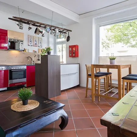 Doppelzimmer III Gaestezimmer In Unterkunft Mit Gemeinschaftsbad Und Gemeinschaftskueche Chemnitz Exterior photo
